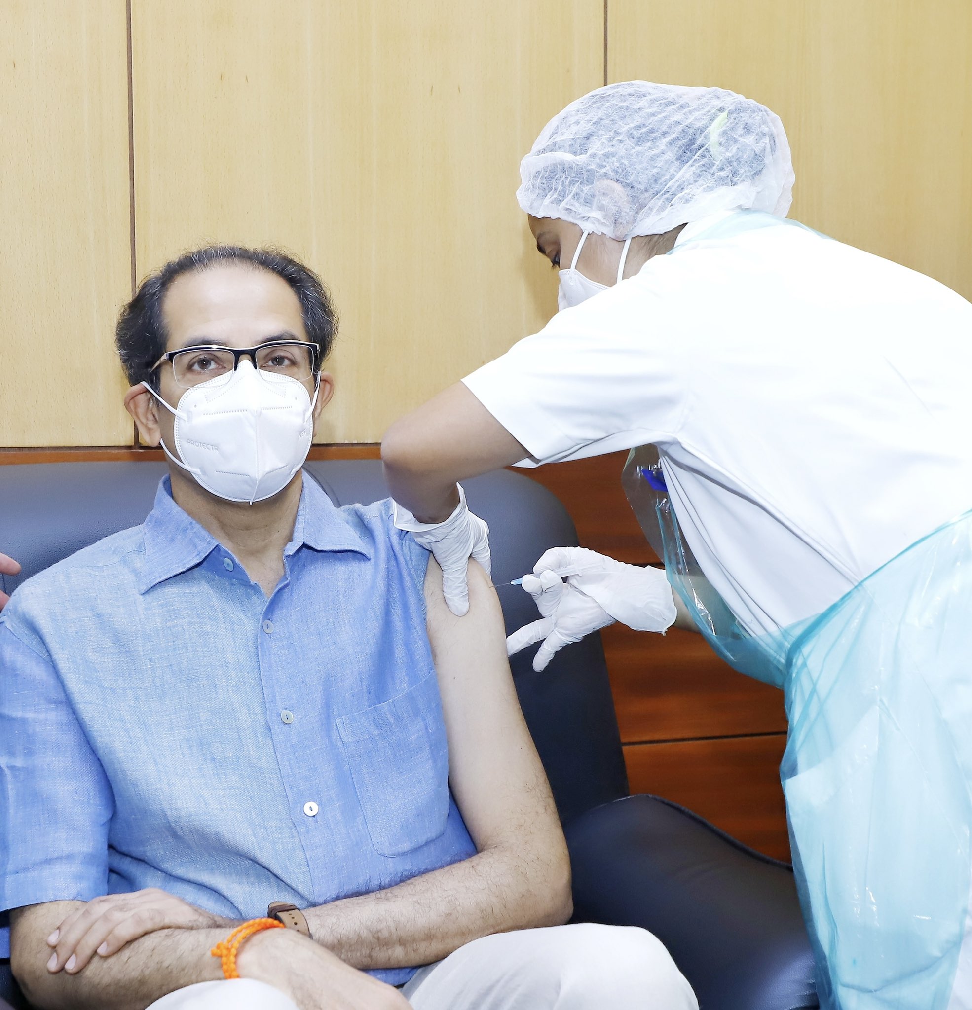 The Chief Minister Of Maharashtra Uddhav Thackeray Took The First Dose Of Covid 19 Vaccine